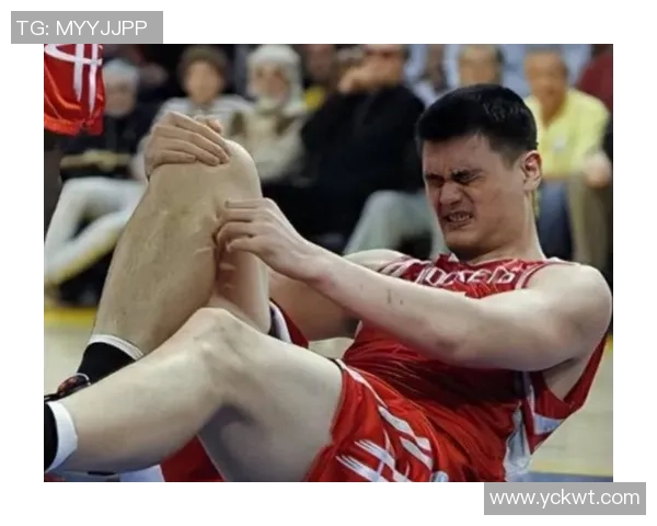 姚明在篮球场上如何凭借身高优势打穿内线成就传奇生涯