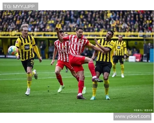 德甲激情对决多特蒙德与曼联战成平局绝杀瞬间引发全场欢呼