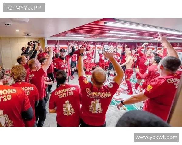 英超激战：里昂6-2阿森纳补时进球引爆全场激情瞬间回顾