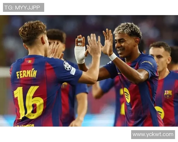 足总杯惊天逆转巴黎圣日耳曼狂胜巴萨红牌事件引发全场热议