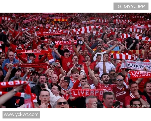 曼联在友谊赛中逆转利物浦点球大战精彩瞬间引发全场热烈反响